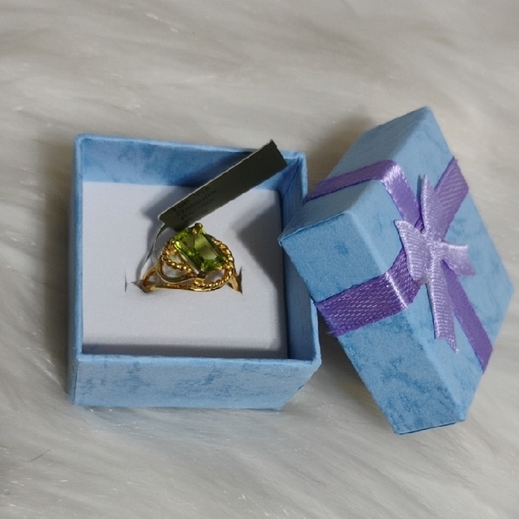 SALE! New 10kt Solid Gold Genuine Peridot Engagement/Gift Ring W Box - Picture 13 of 14